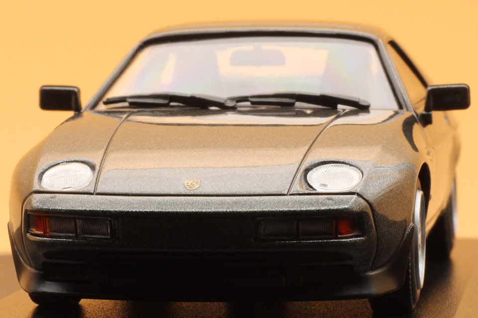 Porsche 928